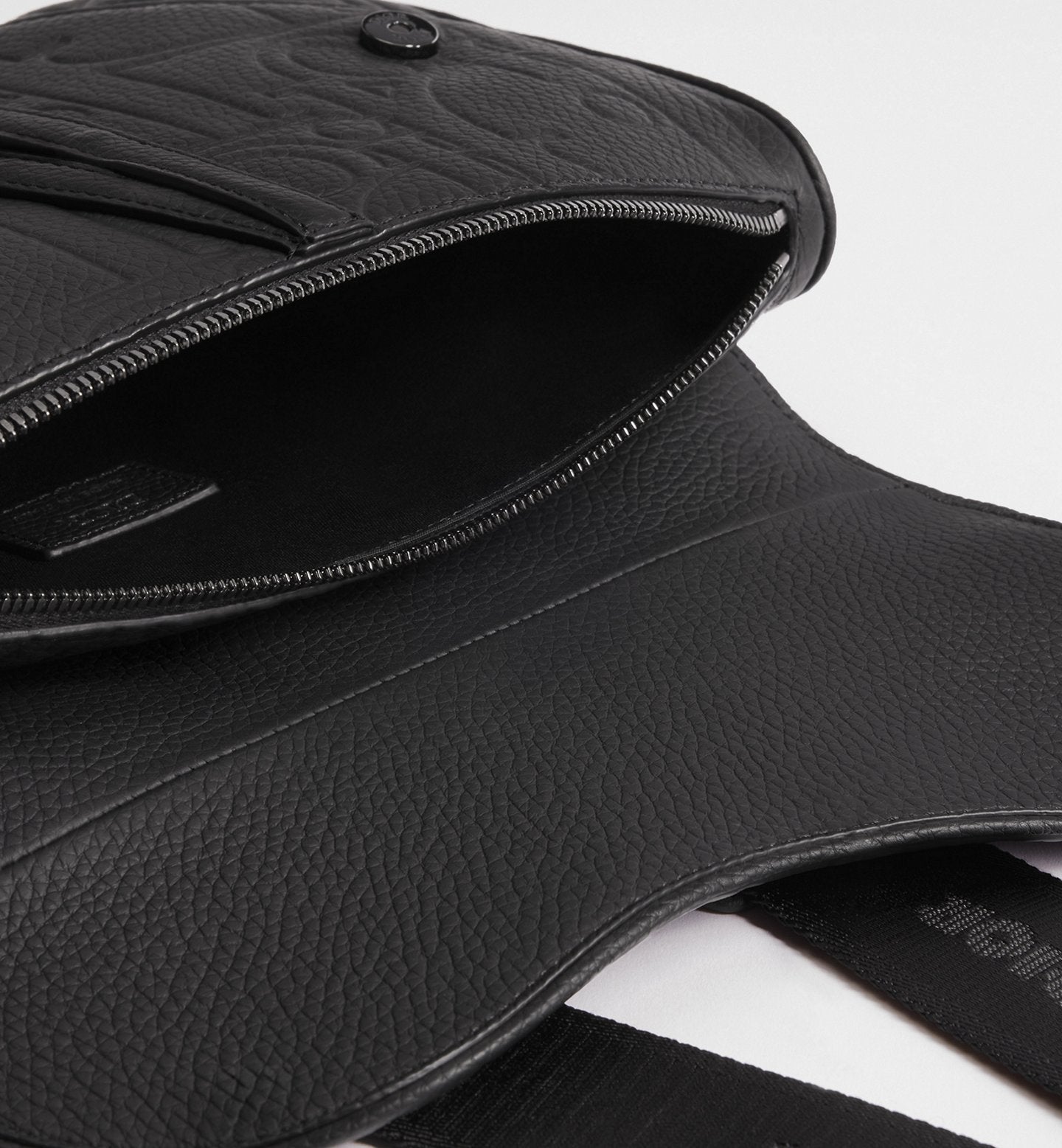 Borsa Saddle Gravity