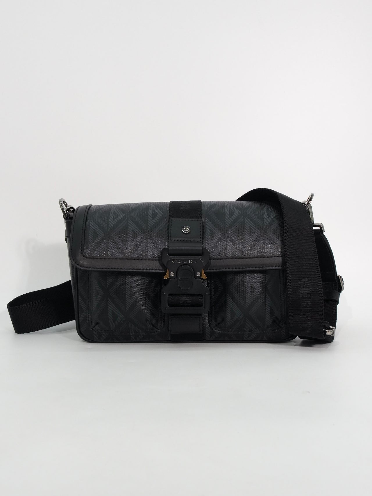 DIOR MESSENGER HIT THE ROAD DIAMOND