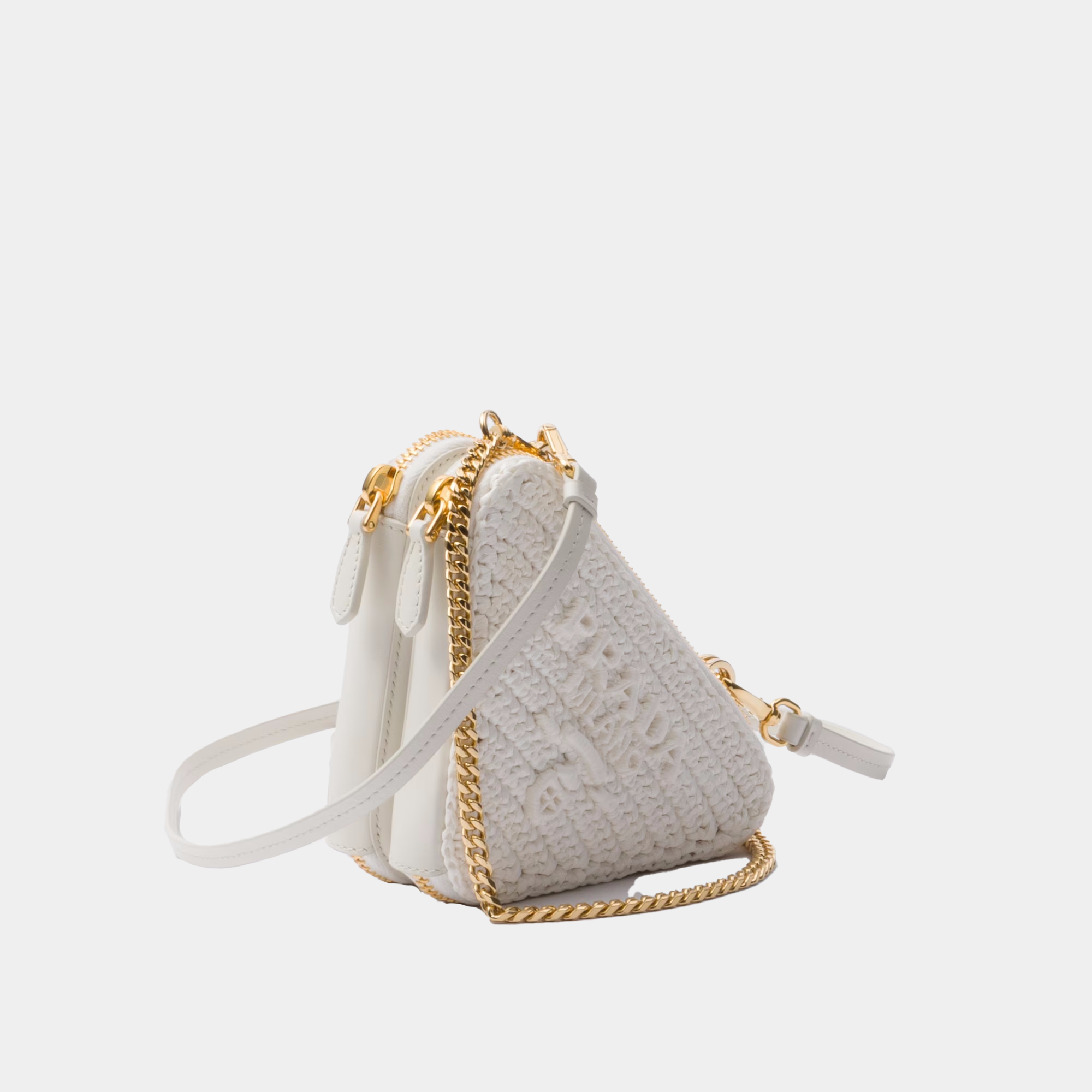 Mini pouch triangolo in crochet