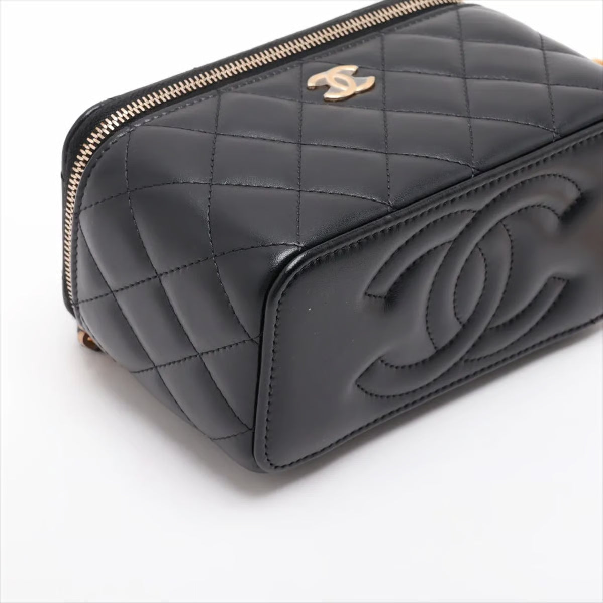Chanel Matelasse Lambskin Chain Shoulder Bag Vanity Pearl Black