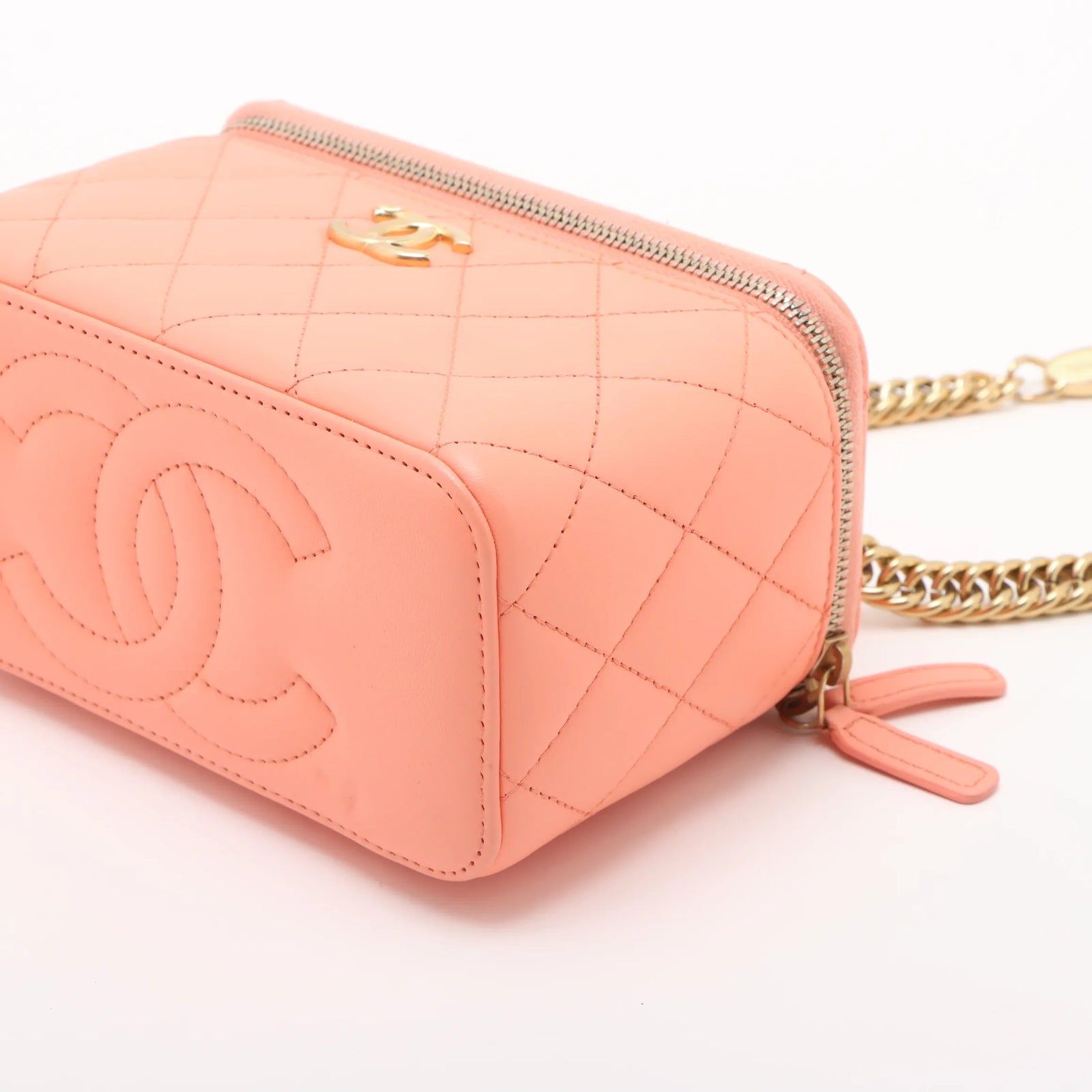 Chanel Matelasse Lambskin Vanity bag Pink Gold Metal Fittings - MS Luxury